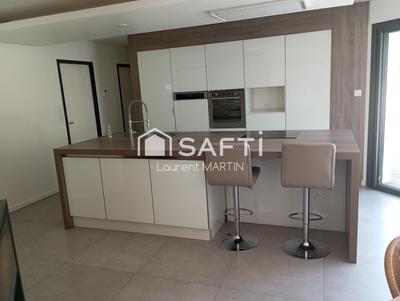 Maison - 163 m² - 8 pièces