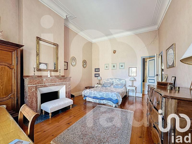 Appartement - 192 m² - 6 pièces