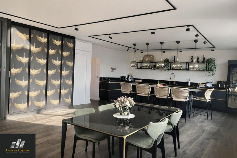 Appartement - 180 m² - 5 pièces