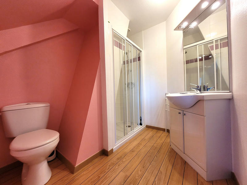 Maison - 235 m² - 8 pièces