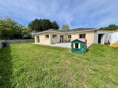 Maison contemporaine - 136 m² - 6 pièces