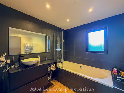 Maison - 193 m² - 8 pièces