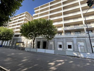 Local commercial - 90 m² - 1 pièce