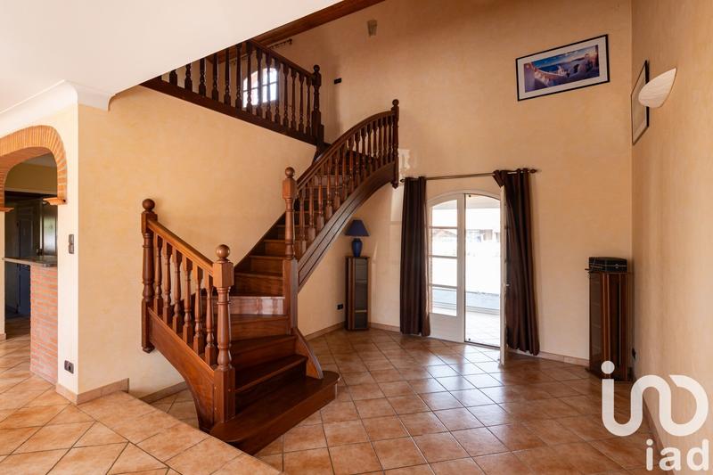 Maison - 240 m² - 5 pièces