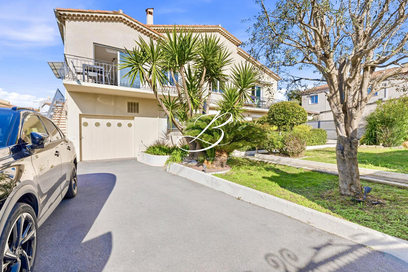 Appartement - 100 m² - 5 pièces