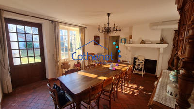 Maison ancienne - 256 m² - 8 pièces