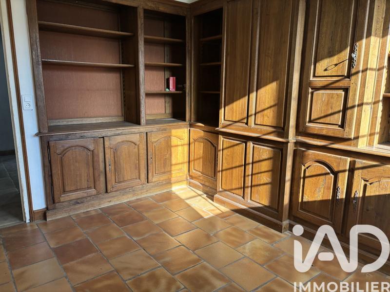 Maison - 250 m² - 7 pièces