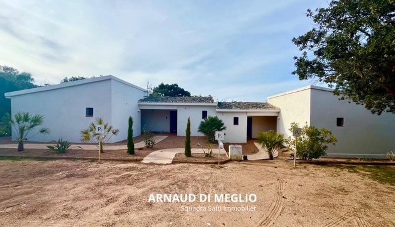 Local commercial - 304 m² - 12 pièces