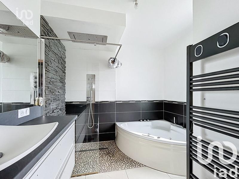 Maison - 162 m² - 6 pièces