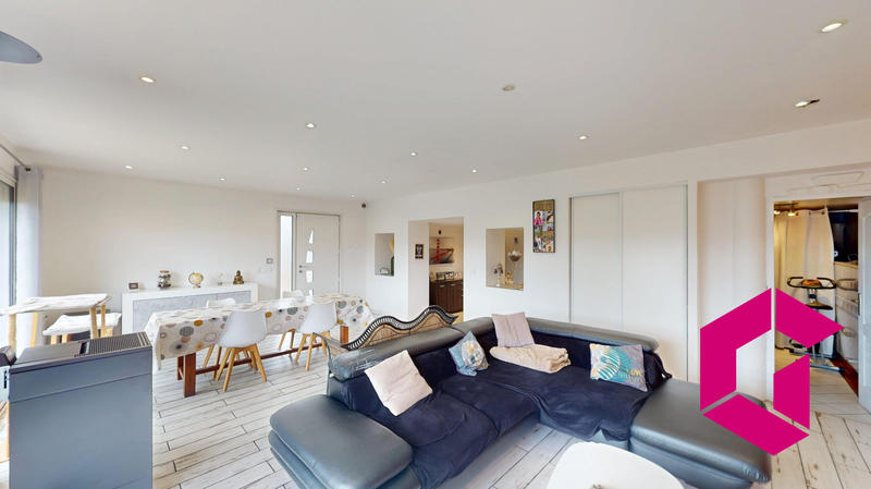 Maison - 99 m² - 4 pièces