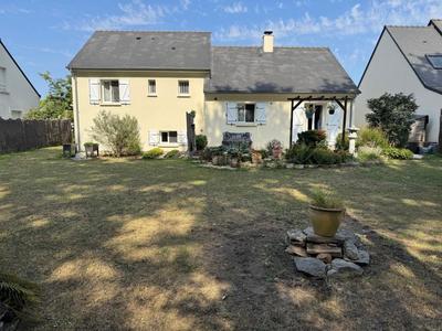 Maison - 90 m² - 4 pièces