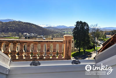 Maison - 318 m² - 13 pièces