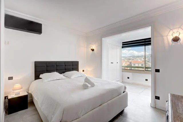 Appartement - 100 m² - 4 pièces