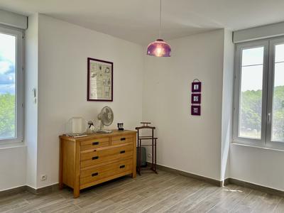 Maison traditionnelle - 222 m² - 6 pièces