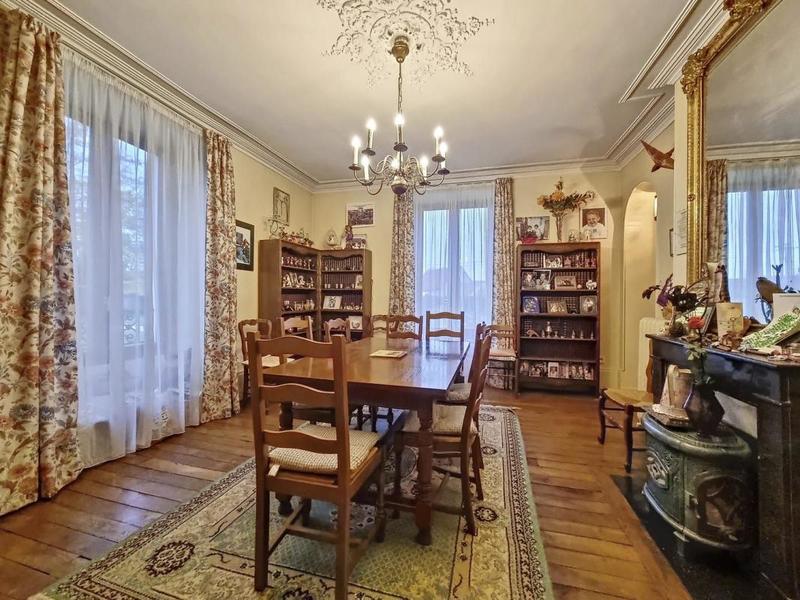 Maison - 186 m² - 6 pièces