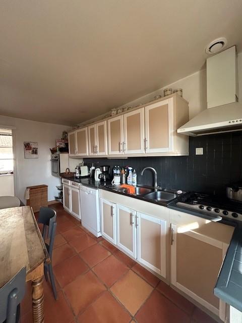 Maison - 236 m² - 9 pièces