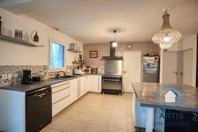 Maison traditionnelle - 135 m² - 5 pièces