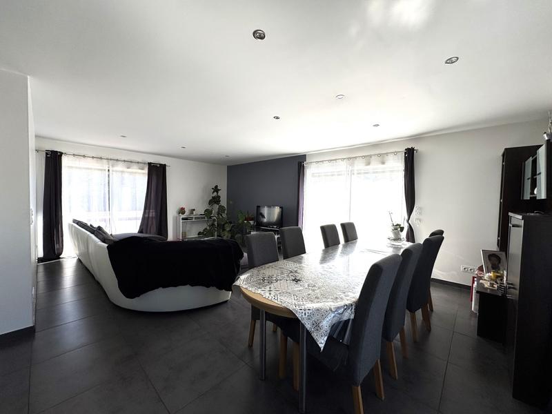 Maison - 162 m² - 8 pièces