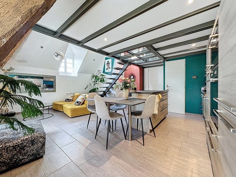 Loft - 65 m² - 3 pièces