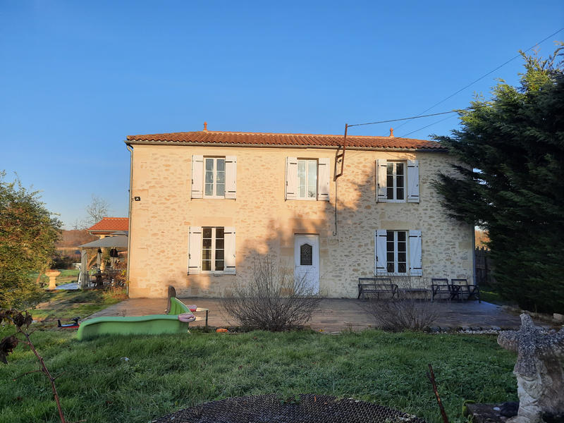Maison - 180 m² - 5 pièces