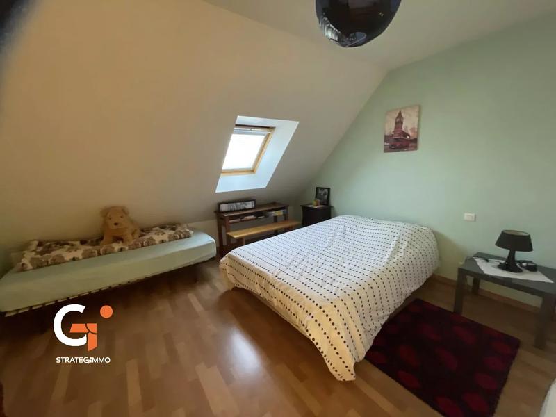 Maison - 220 m² - 8 pièces