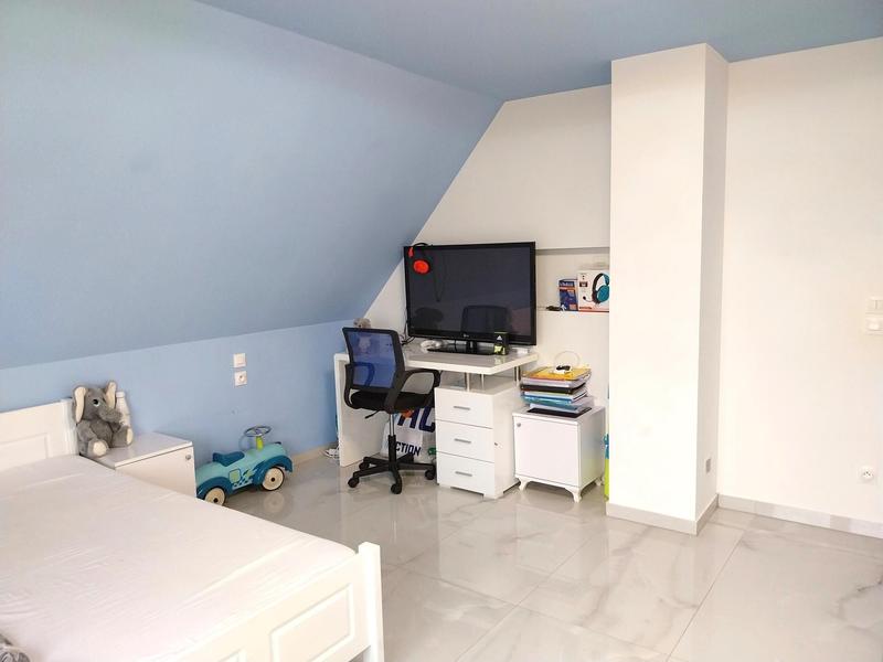 Maison - 220 m² - 10 pièces