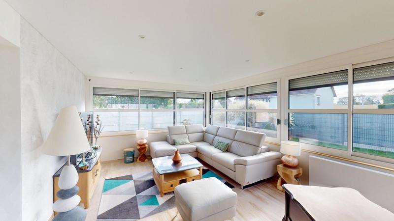 Pavillon - 180 m² - 8 pièces