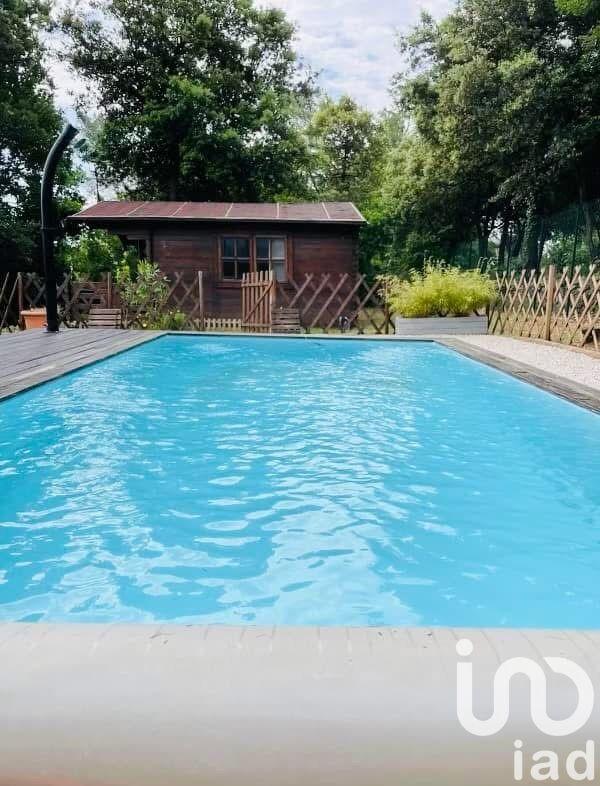 Maison - 99 m² - 5 pièces