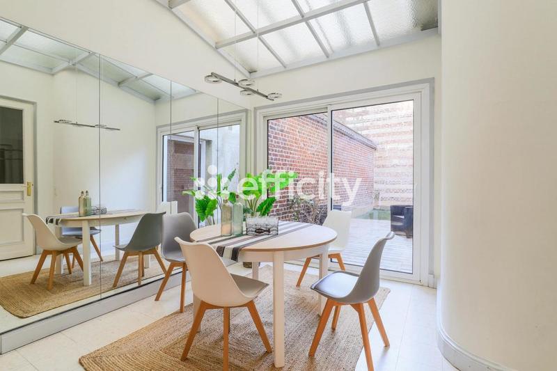 Maison - 156 m² - 8 pièces