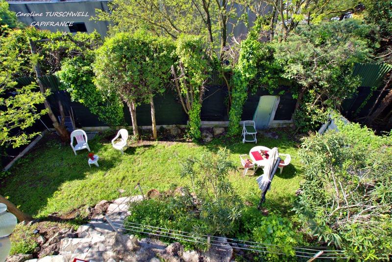 Maison - 273 m² - 9 pièces