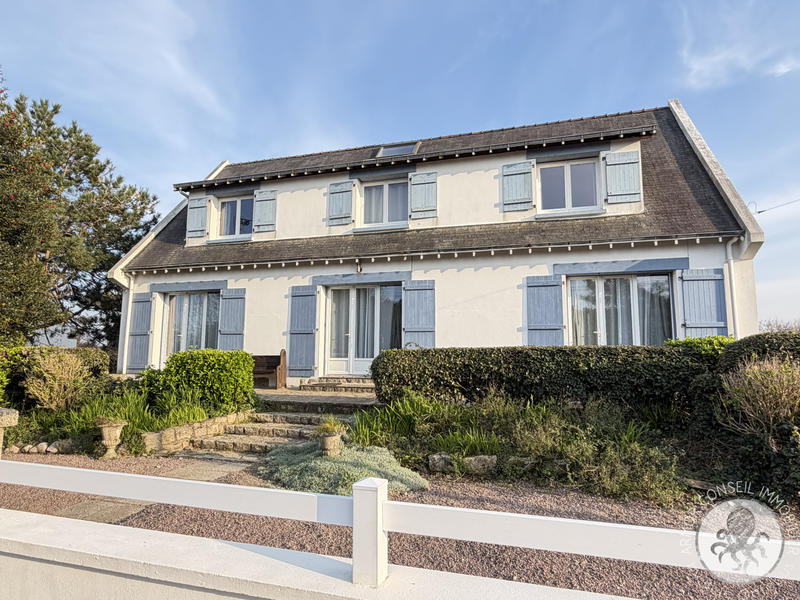 Maison - 260 m² - 13 pièces