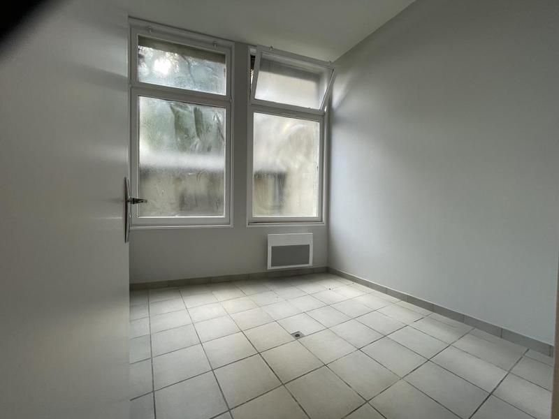 Bureau - 128 m² - 11 pièces