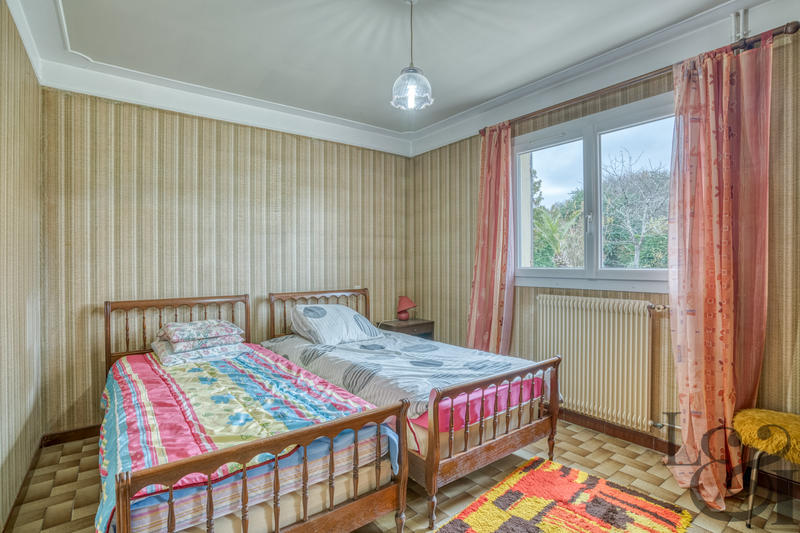 Maison - 365 m² - 13 pièces