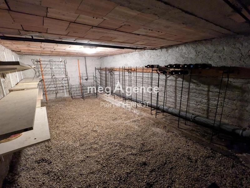 Maison - 240 m² - 8 pièces