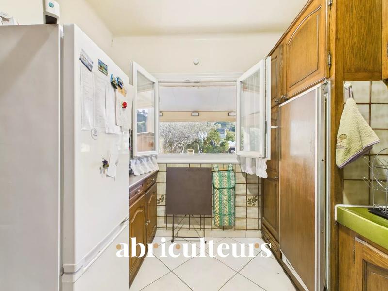 Maison - 232 m² - 8 pièces