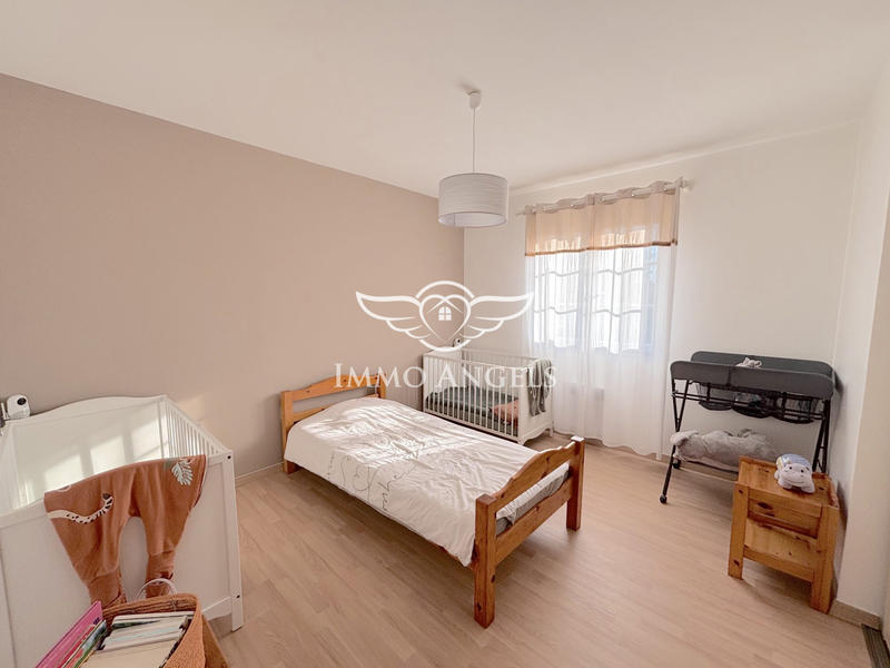 Maison traditionnelle - 179 m² - 8 pièces