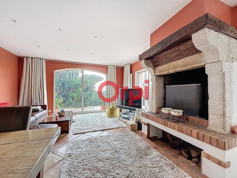 Maison - 305 m² - 5 pièces