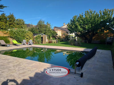 Maison - 250 m² - 7 pièces