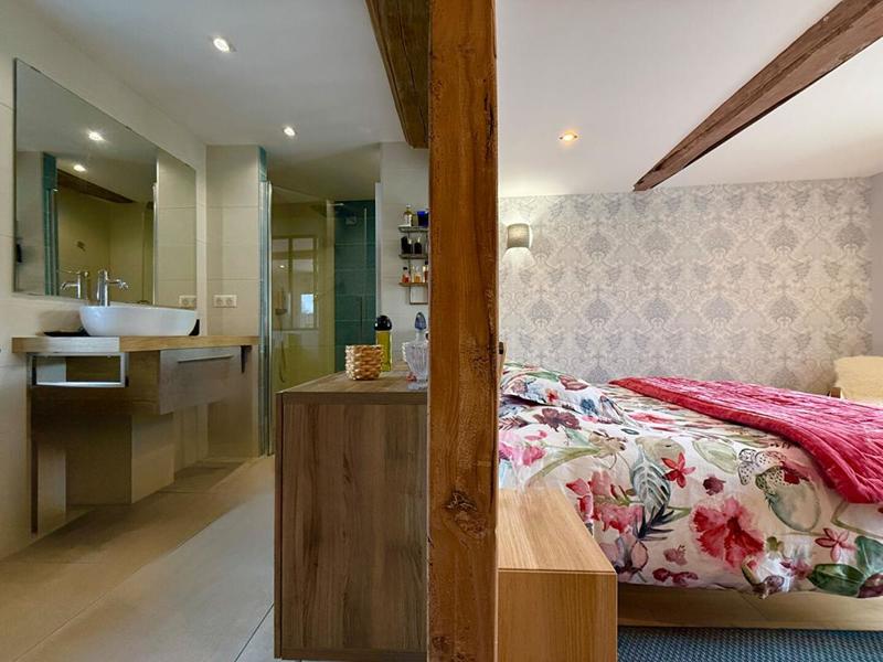 Maison - 220 m² - 8 pièces