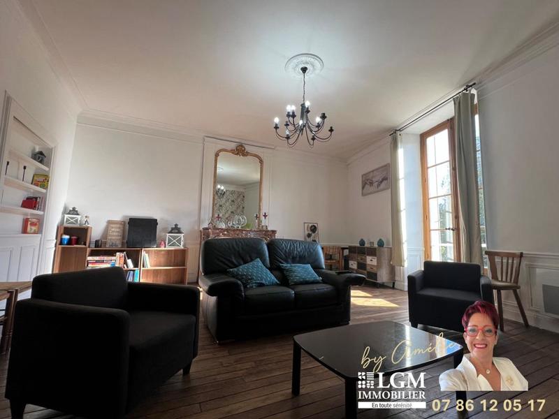 Maison - 230 m² - 6 pièces