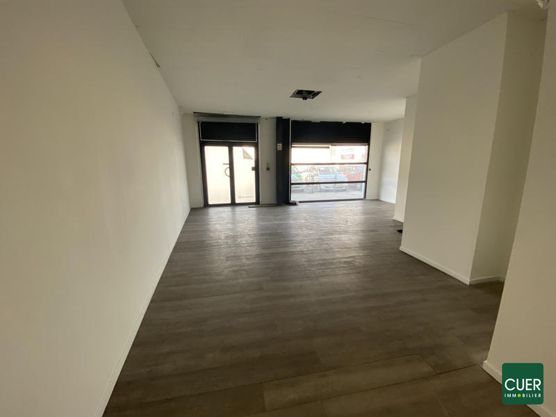Local commercial - 128 m² - 2 pièces