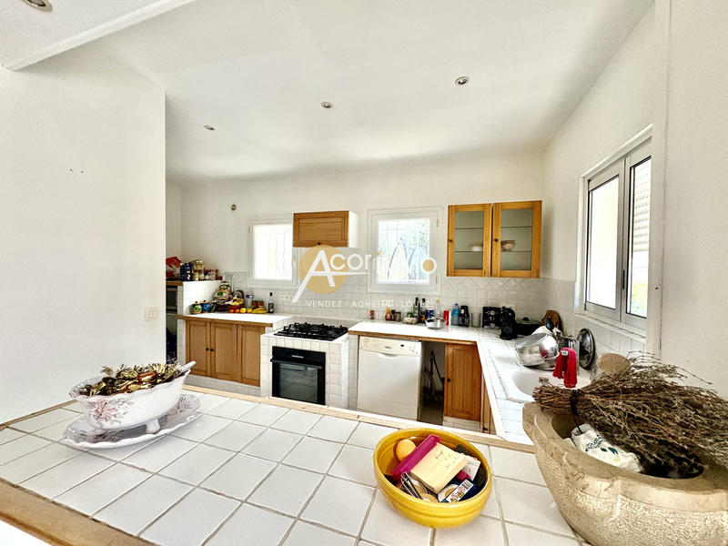 Propriété - 222 m² - 8 pièces