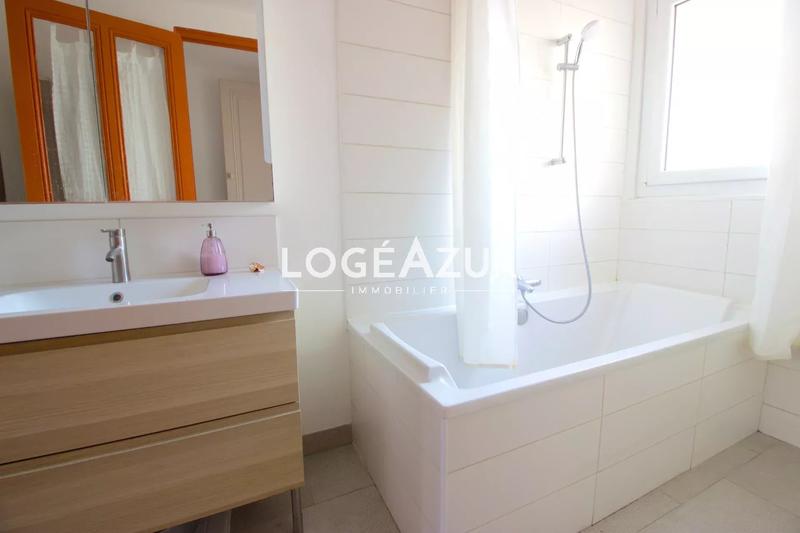 Appartement - 100 m² - 4 pièces