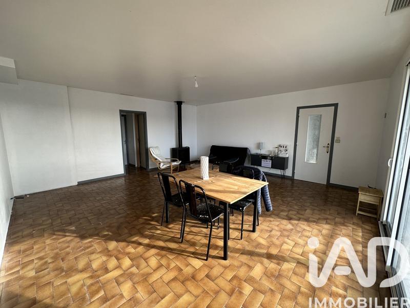 Maison - 93 m² - 8 pièces