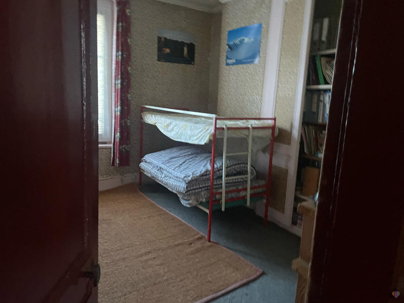 Maison - 215 m² - 10 pièces