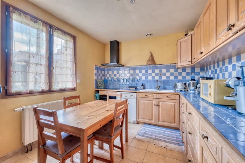 Maison - 178 m² - 8 pièces