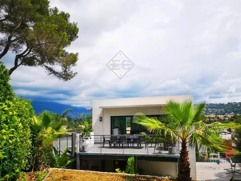 Villa - 170 m² - 6 pièces