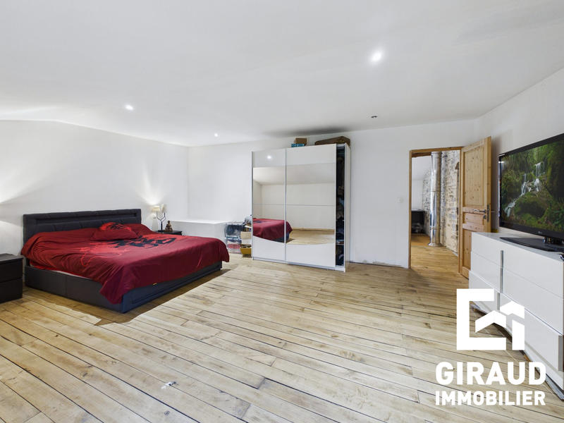 Maison ancienne - 247 m² - 6 pièces