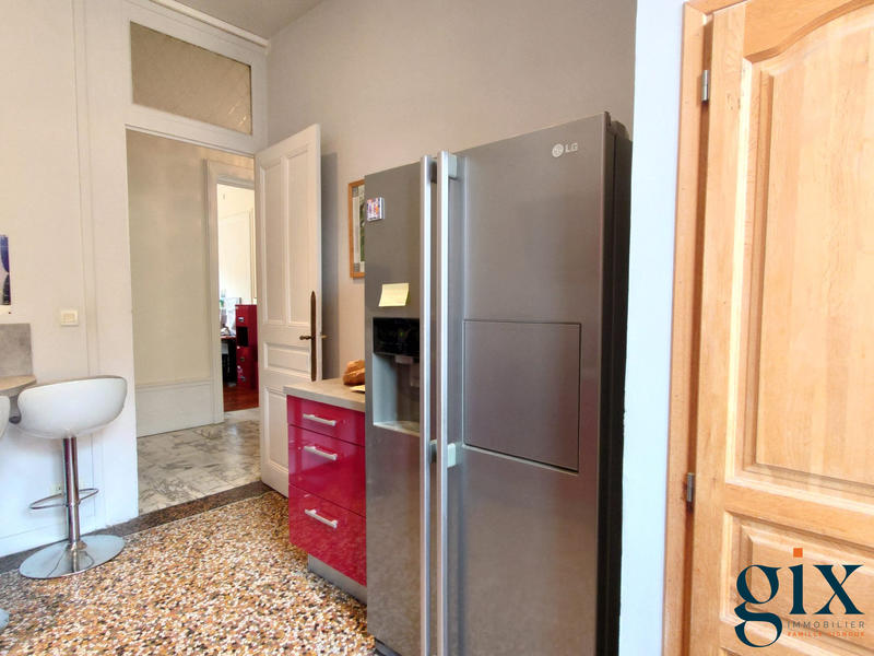 Appartement - 180 m² - 7 pièces