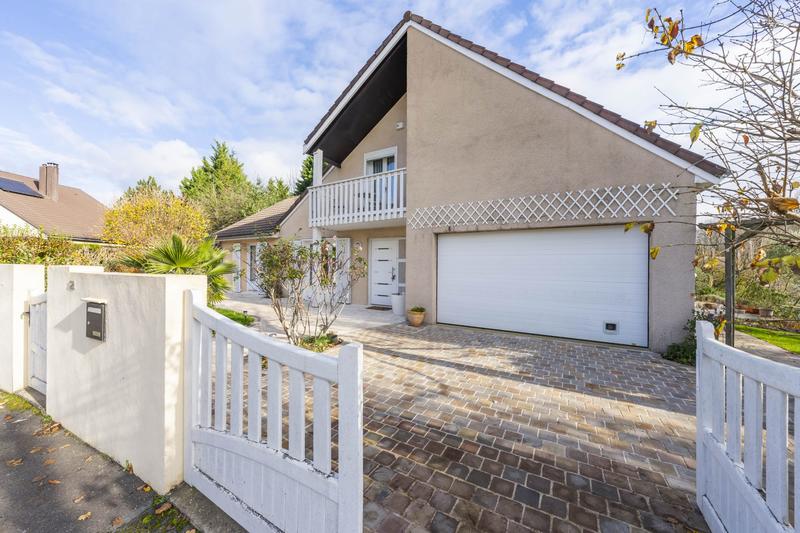 Maison - 175 m² - 8 pièces